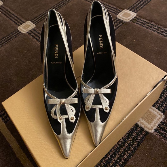 ✨✨Vintage Fendi Pumps